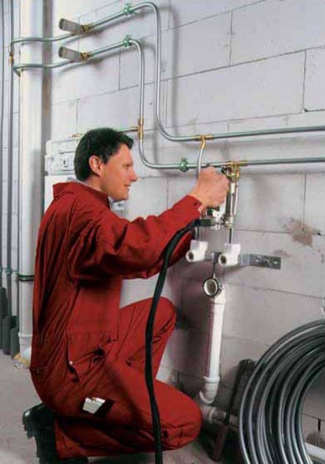 Гидравлическое испытание трубопроводов водоснабжения: особенности процедуры проверки.