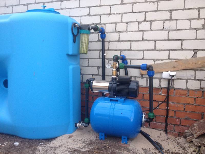 Система водоснабжения частного дома с накопительным баком: принцип работы и устройство