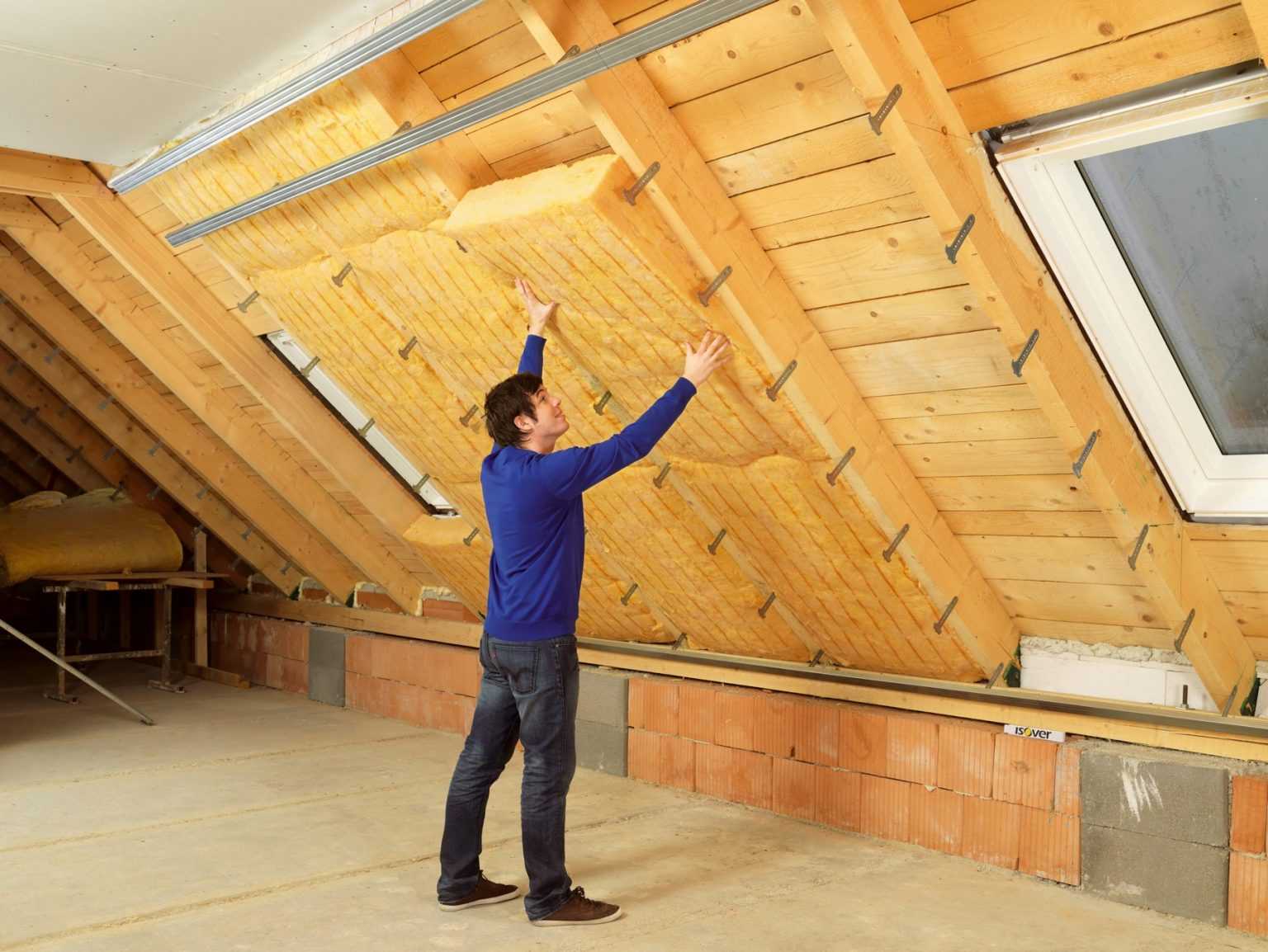 Чем утеплить крышу дома лучше: выбор материалов для утепления