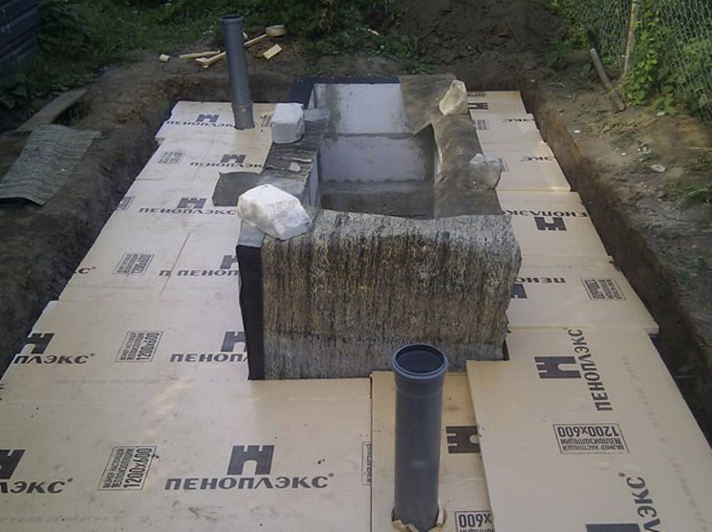 Нужно ли утеплять септик из бетонных колец?