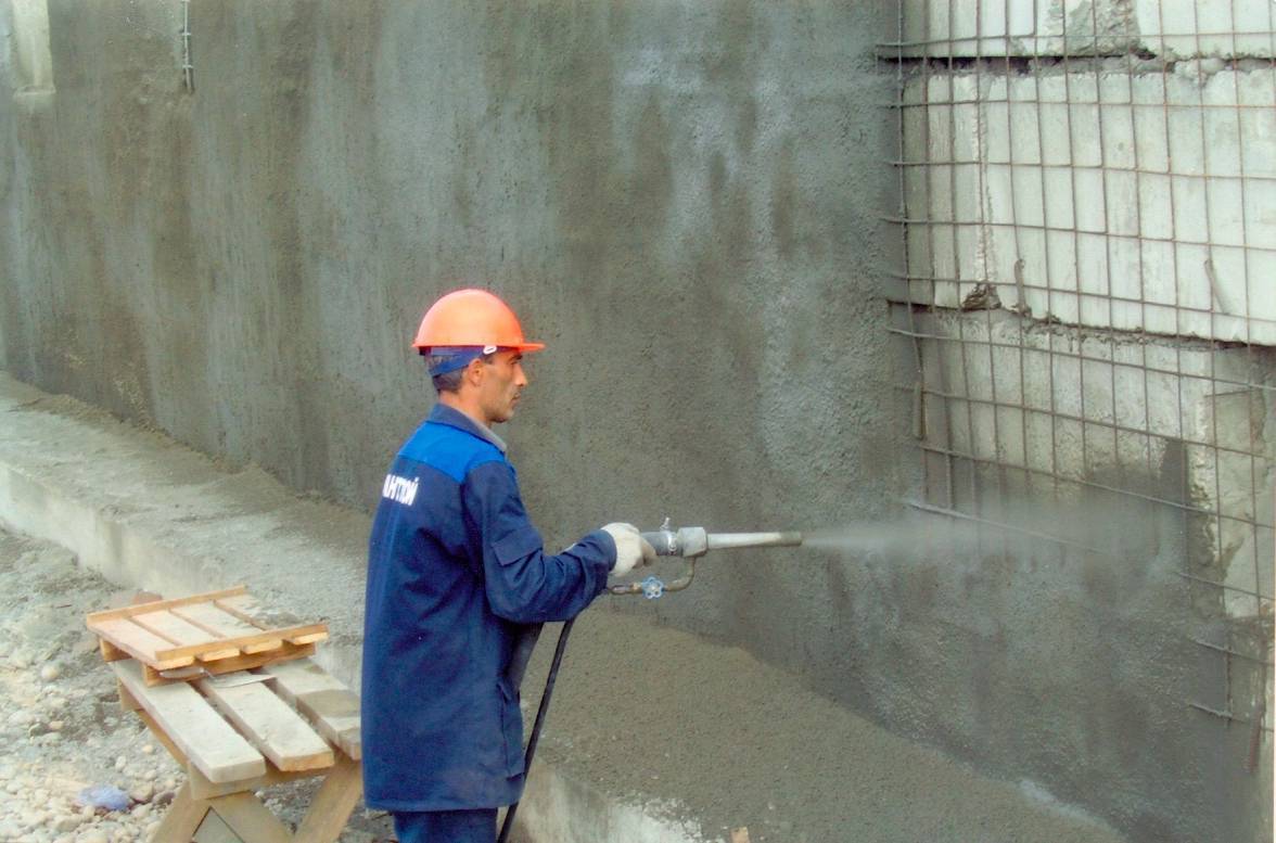 Как залить цементный раствор в щель