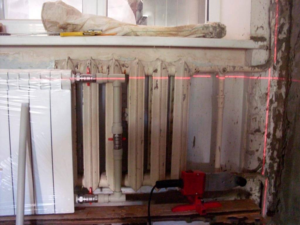 Как поменять радиаторы в квартире в разгар отопительного сезона