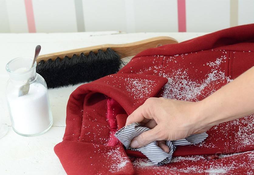 Полезные советы по сухой чистке пуховика в домашних условиях без стирки