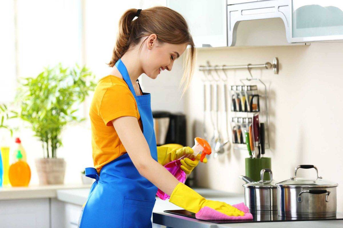 Советы опытных домохозяек, что делать сначала — пылесосить или вытирать пыль