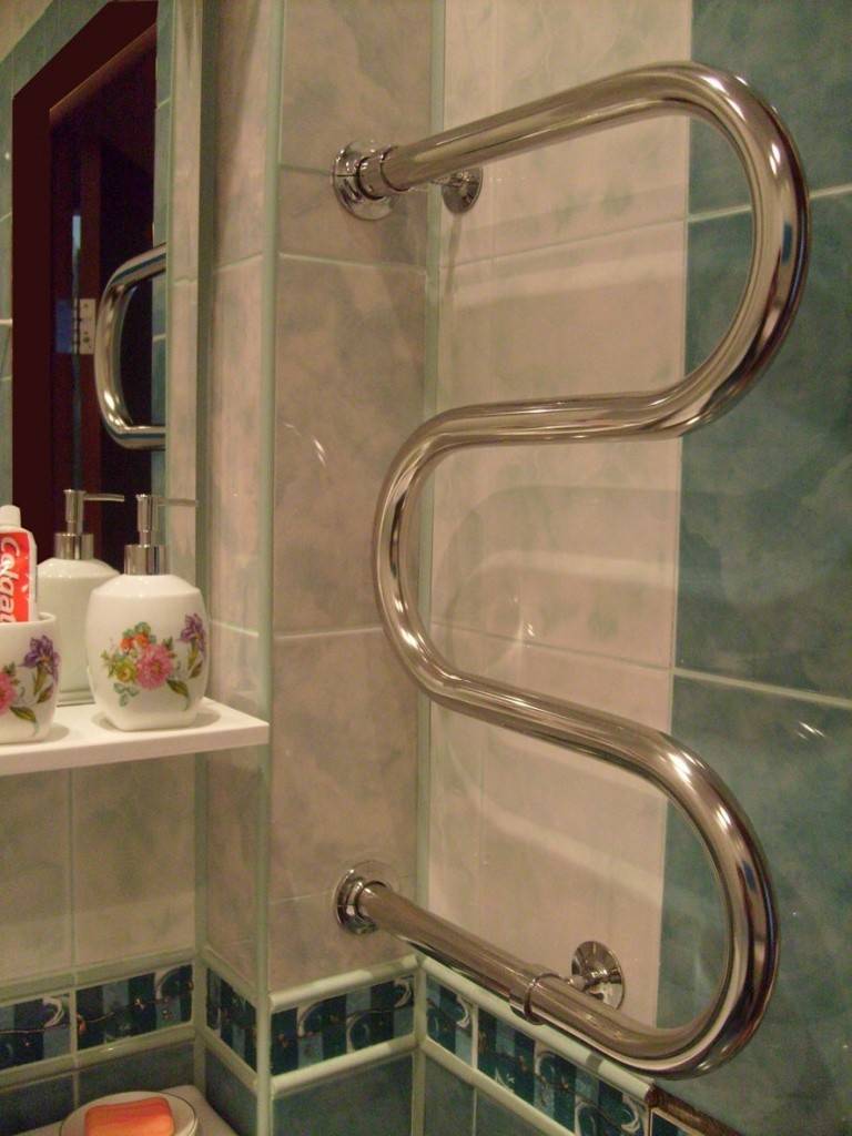 Как выбрать водяной полотенцесушитель для ванной из нержавеющей стали