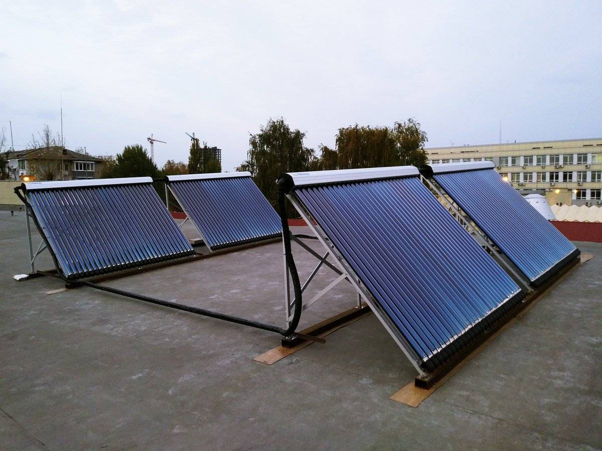 Зачем ставить солнечные батареи на крышу дома, и как их выбрать