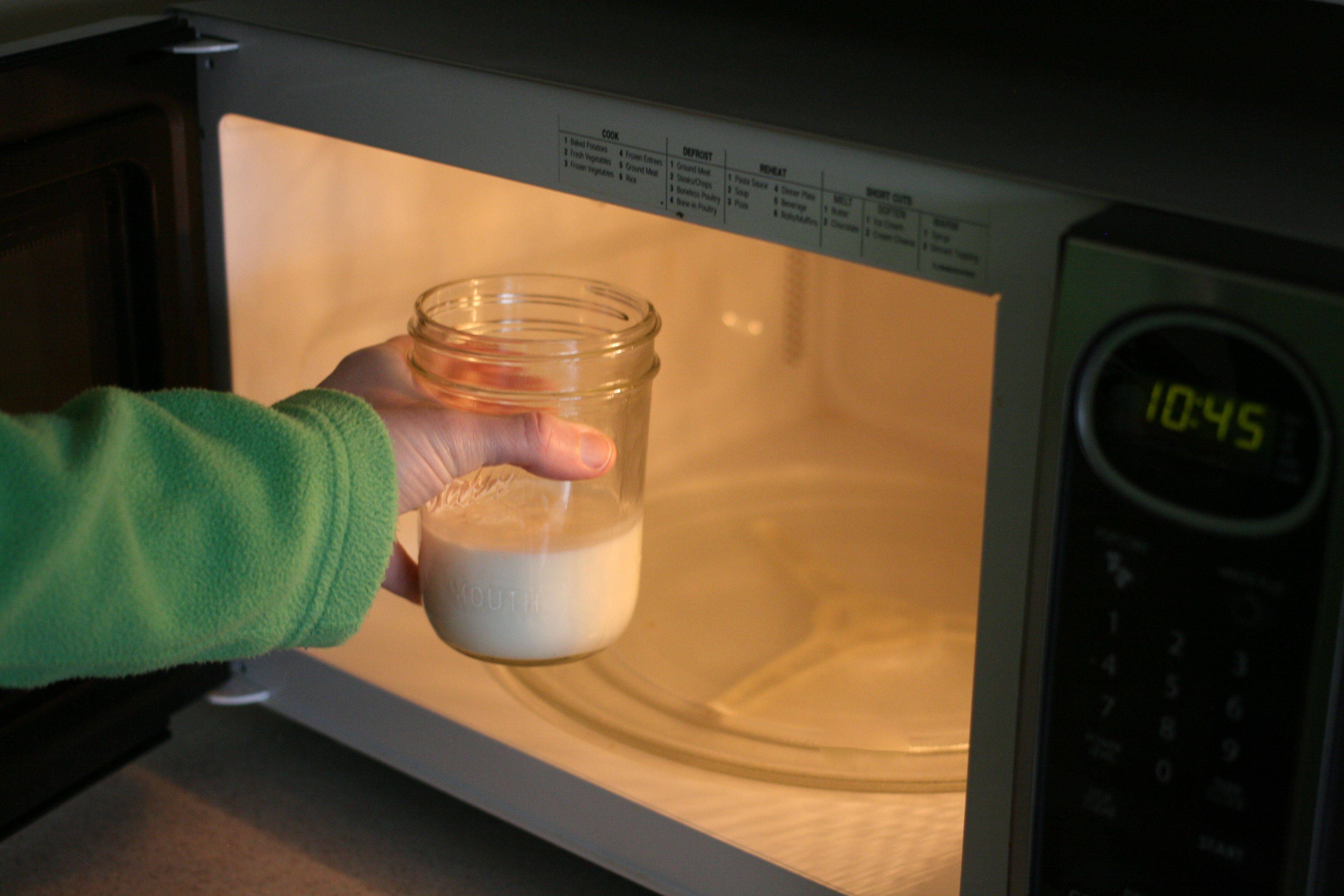 Как быстро нагреть молоко, сливки и другие продукты из холодильника до комнатной температуры: простые, но действительно работающие советы