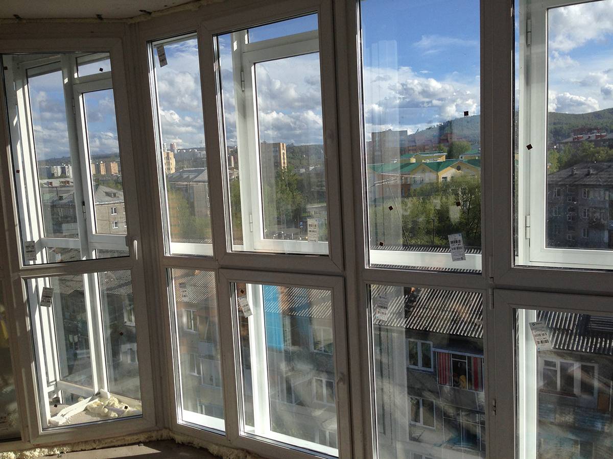 Самостоятельное утепление балкона с панорамными стеклами