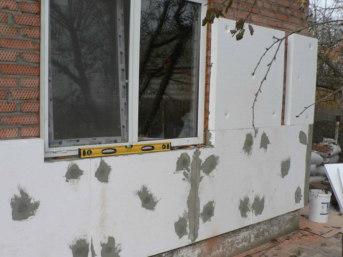 Внешнее утепление стен пенопластом: утепляем дом снаружи своми руками