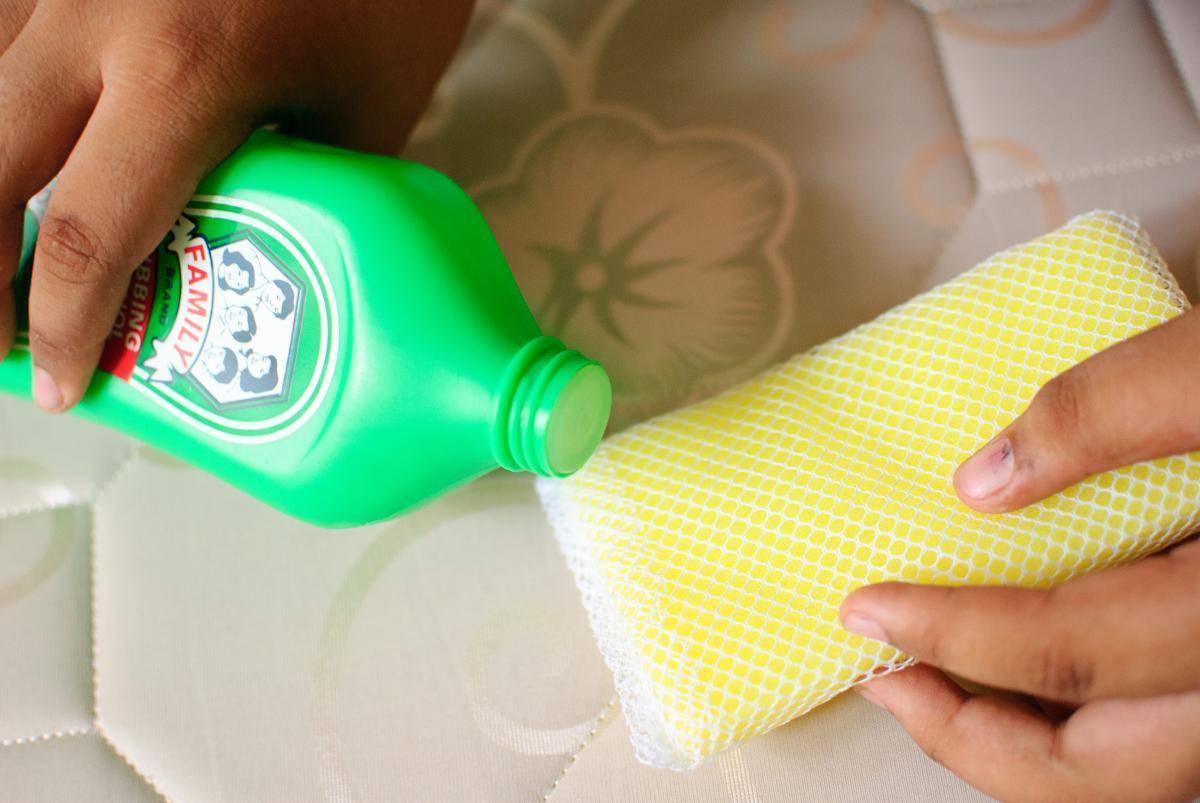 7 советов - как очистить матрас от пятен в домашних условиях -