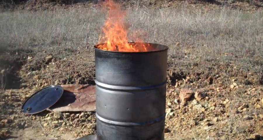 Сжигание мусора на даче: применение бочки и кирпичной мусоросжигательной печи