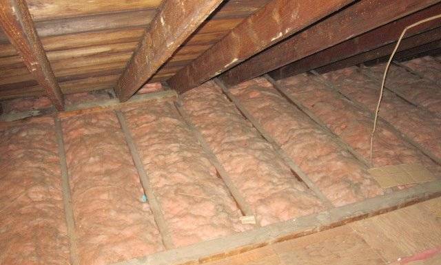 Чем лучше утеплить потолок в бане — популярные решения